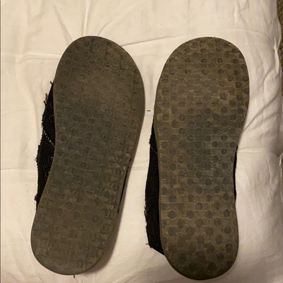 woman’s Sanuks - Picture 4 of 5